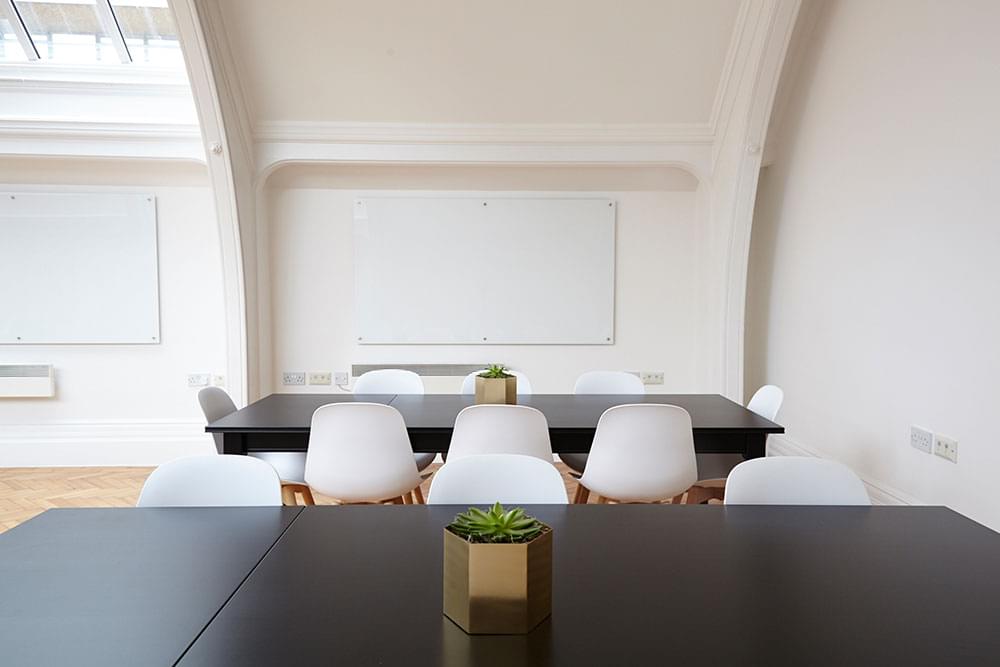 Don’t Spend a Fortune: How to Set up an Affordable Office Space